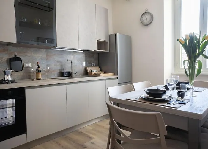 Right By The Vatican - Albacri *